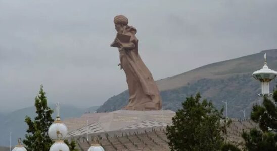 statue Turkménistan